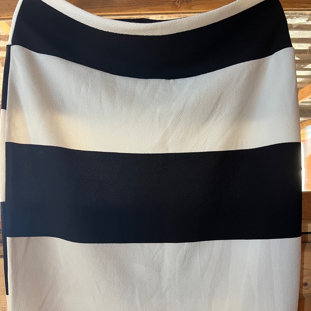 LuLaRoe Black and White Midi Pencil Skirt